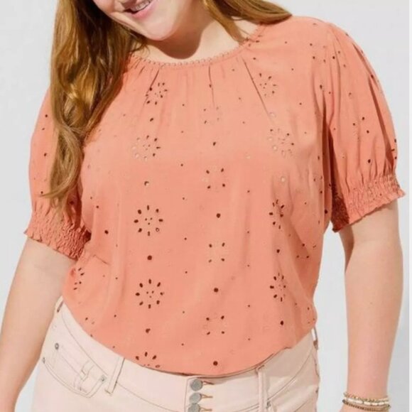 Torrid Abbey Challis Eyelet Back Cutout Top- Size 4X NWT - Picture 2 of 3